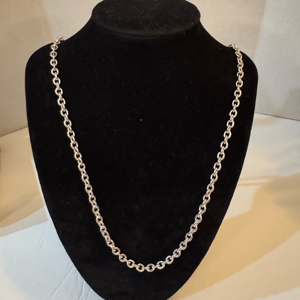 Plunder 33” Silver Chain - Picture 3 of 4